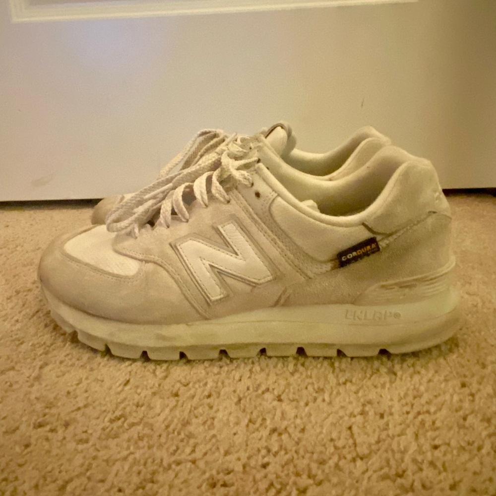 New Balance Mens sneaker - size 8